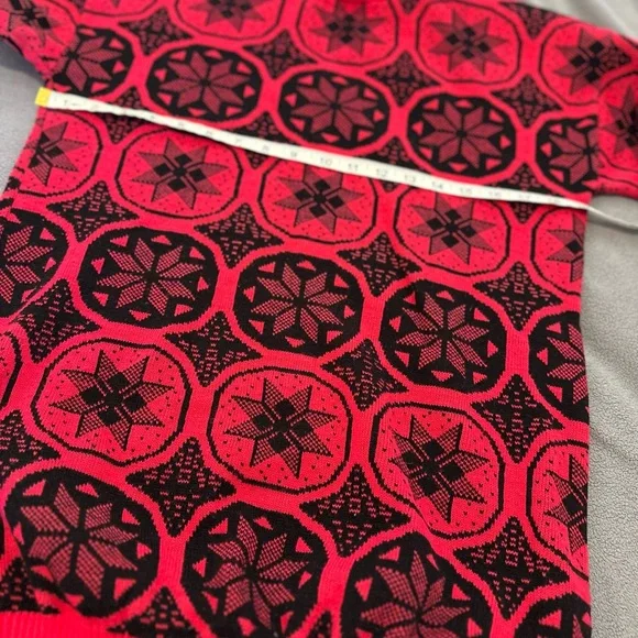 VTG 80s Sz: M Andrew St. John Pink Black Holiday Snowflake Geometric Sweater
